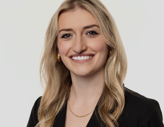 Dr Reeson Emily Reeson | Midwest Orthopaedics at Rush