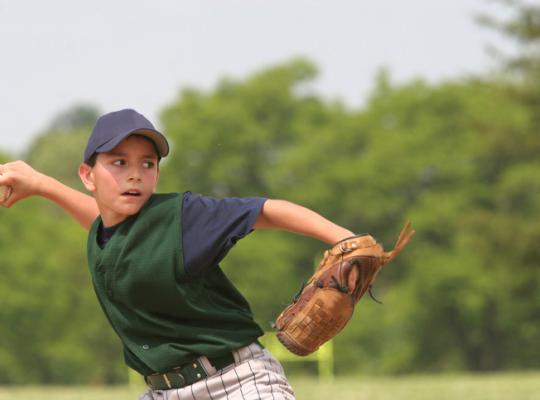 baseball pitcher shoulder